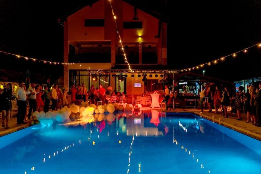 Pensiunea Luminita Targu Jiu Bagian luar foto