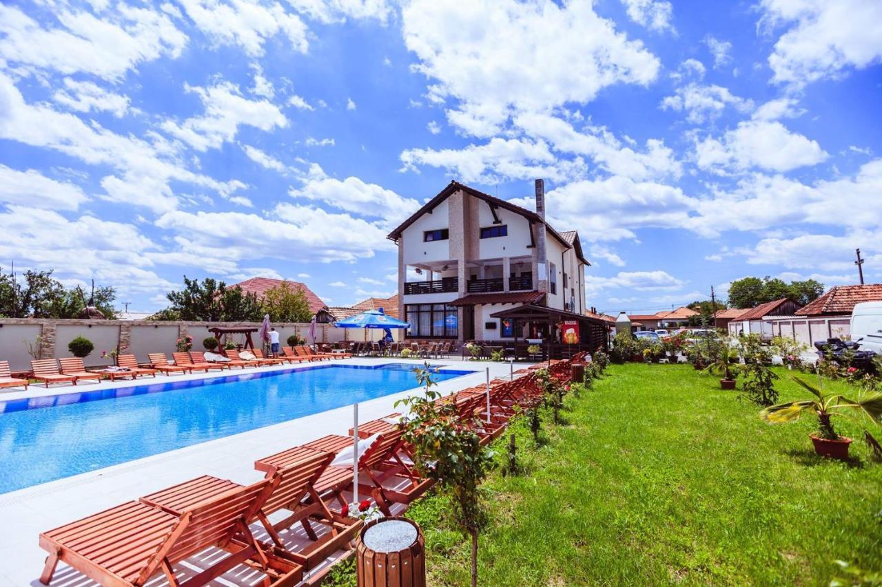Pensiunea Luminita Targu Jiu Bagian luar foto