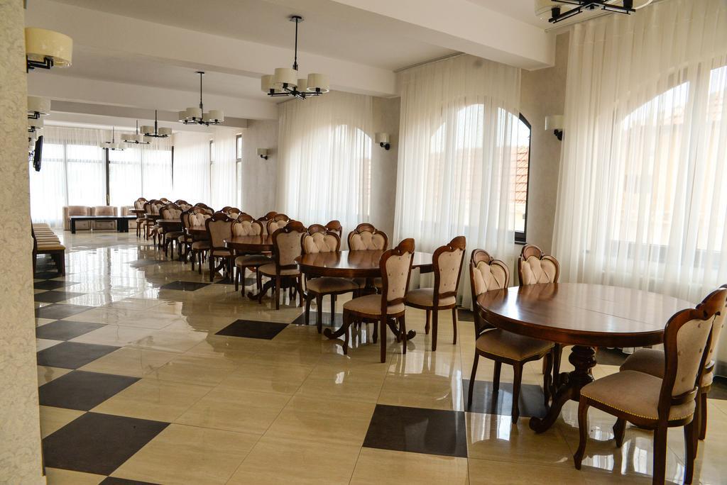 Pensiunea Luminita Targu Jiu Bagian luar foto