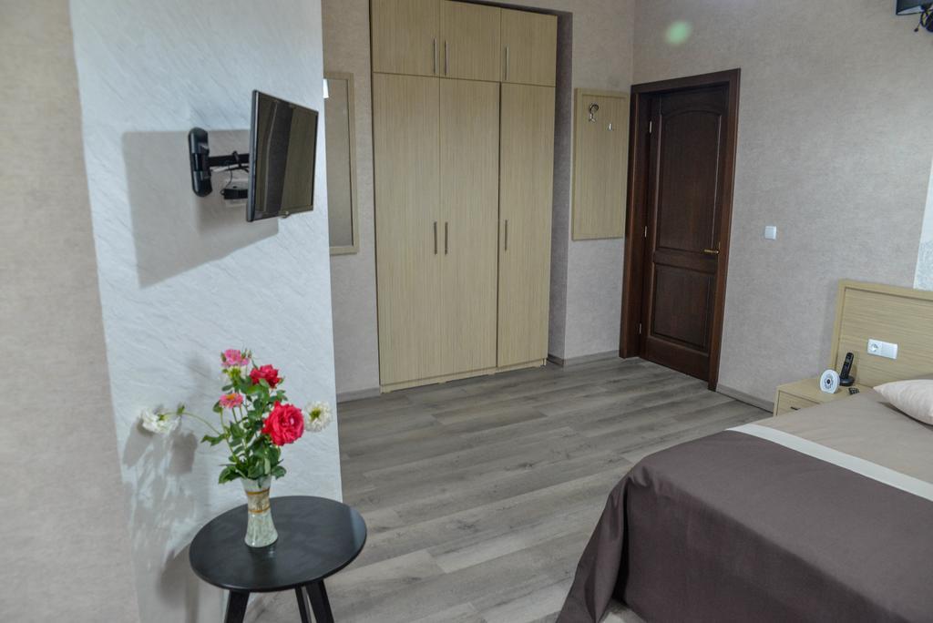 Pensiunea Luminita Targu Jiu Bagian luar foto