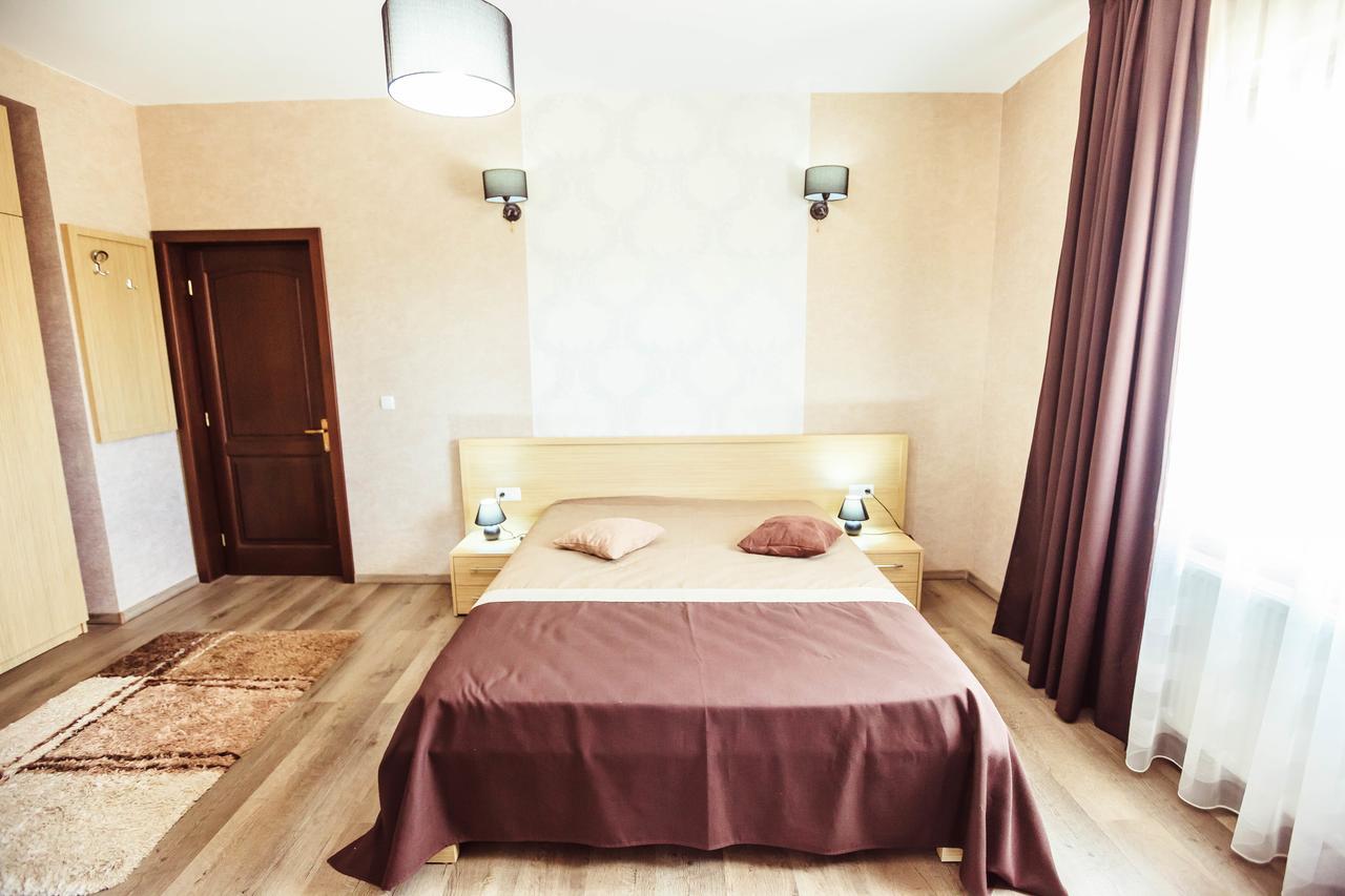 Pensiunea Luminita Targu Jiu Bagian luar foto