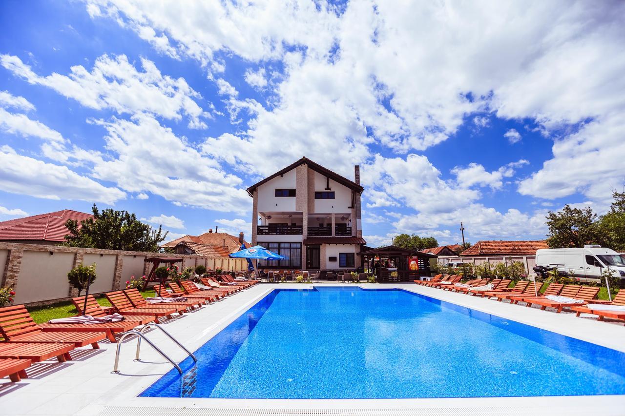 Pensiunea Luminita Targu Jiu Bagian luar foto